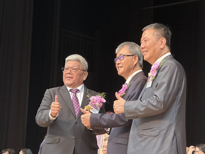 南應60 ‧ 展翅翱翔｜教育部鄭英耀部長蒞臨本校參與六十週年校慶慶典圖片